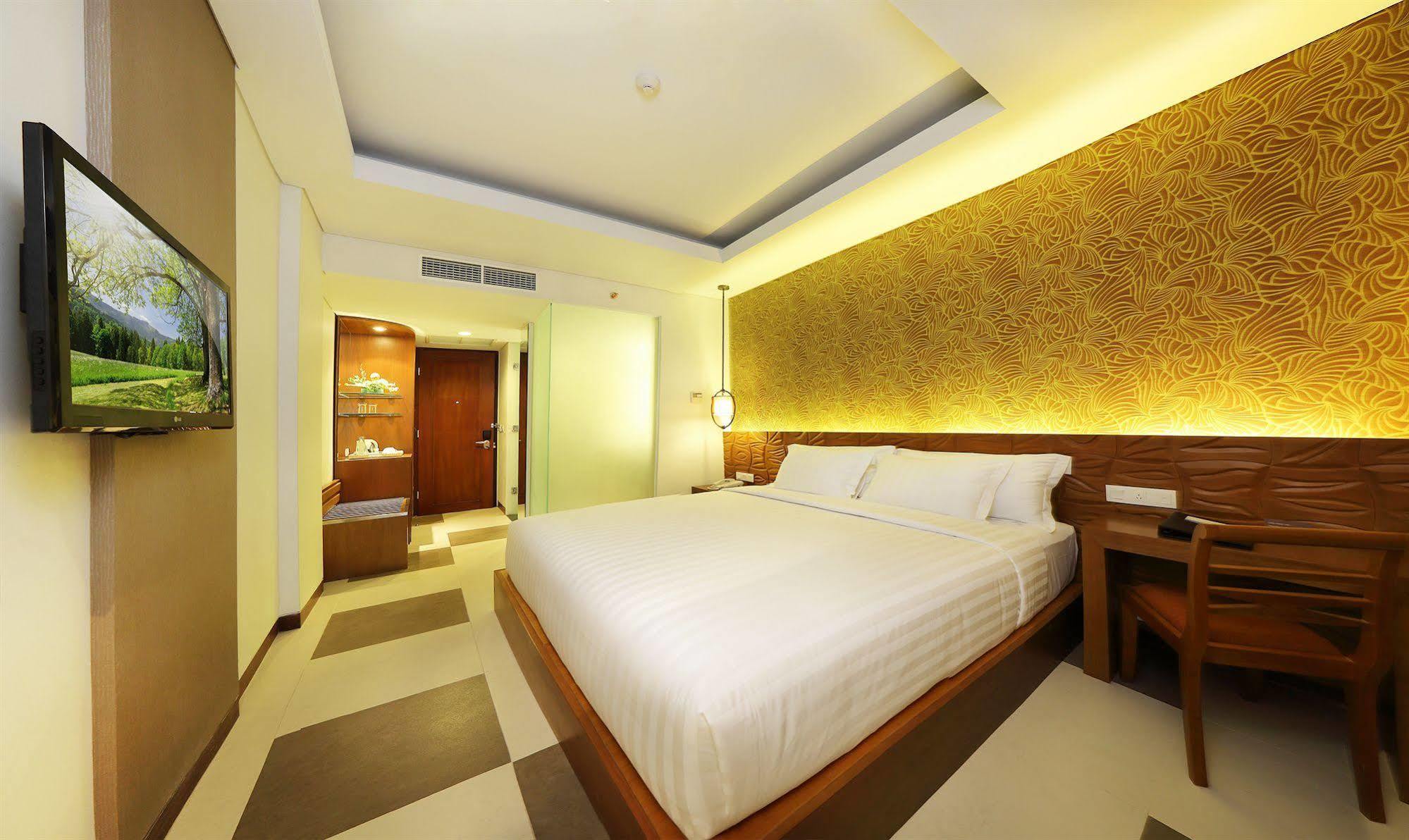 Sun Island & 4* Legian